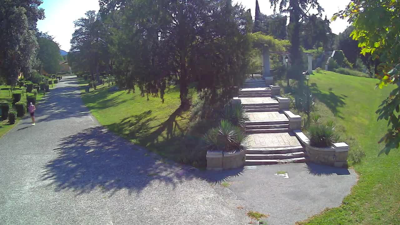 Parco Coronini-Cronberg Live Webcam – Green Oasis