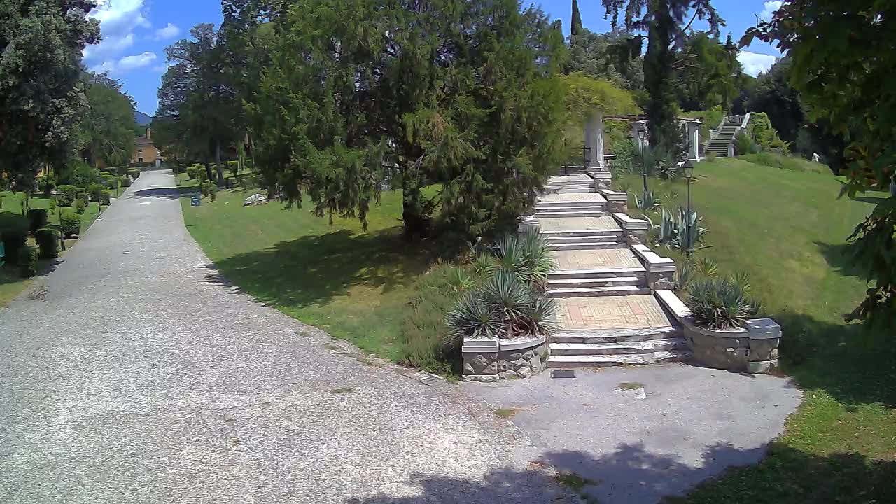 Parco Coronini-Cronberg Live Webcam – Green Oasis