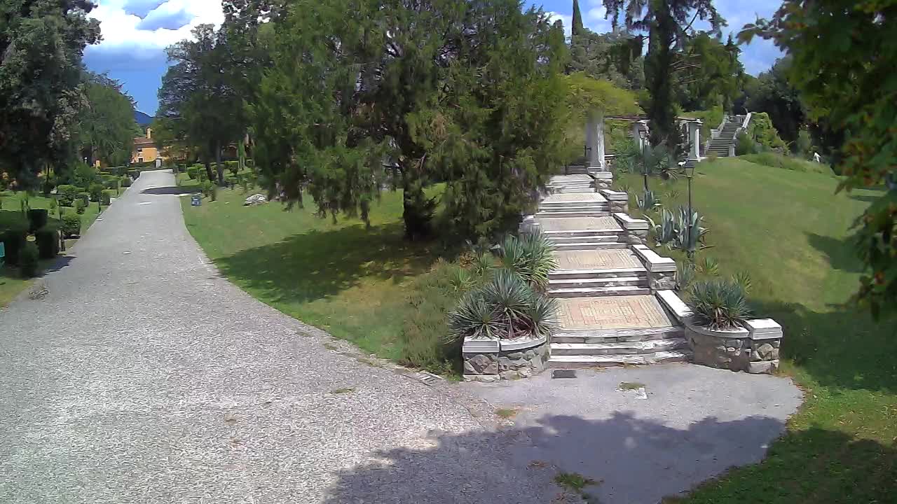 Parco Coronini-Cronberg Live Webcam – Green Oasis