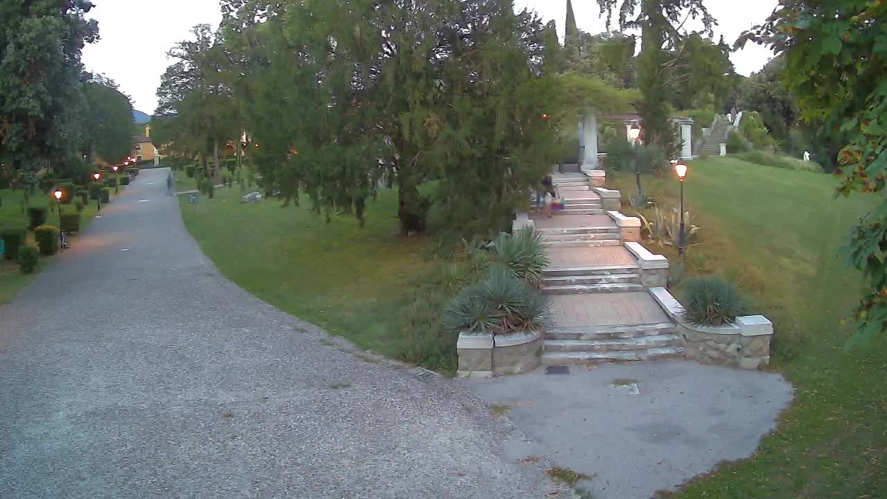 Parco Coronini-Cronberg Live Webcam – Green Oasis