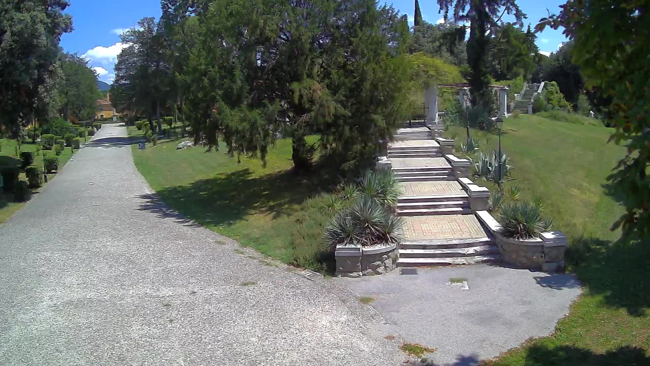 Parco Coronini-Cronberg Live Webcam – Green Oasis
