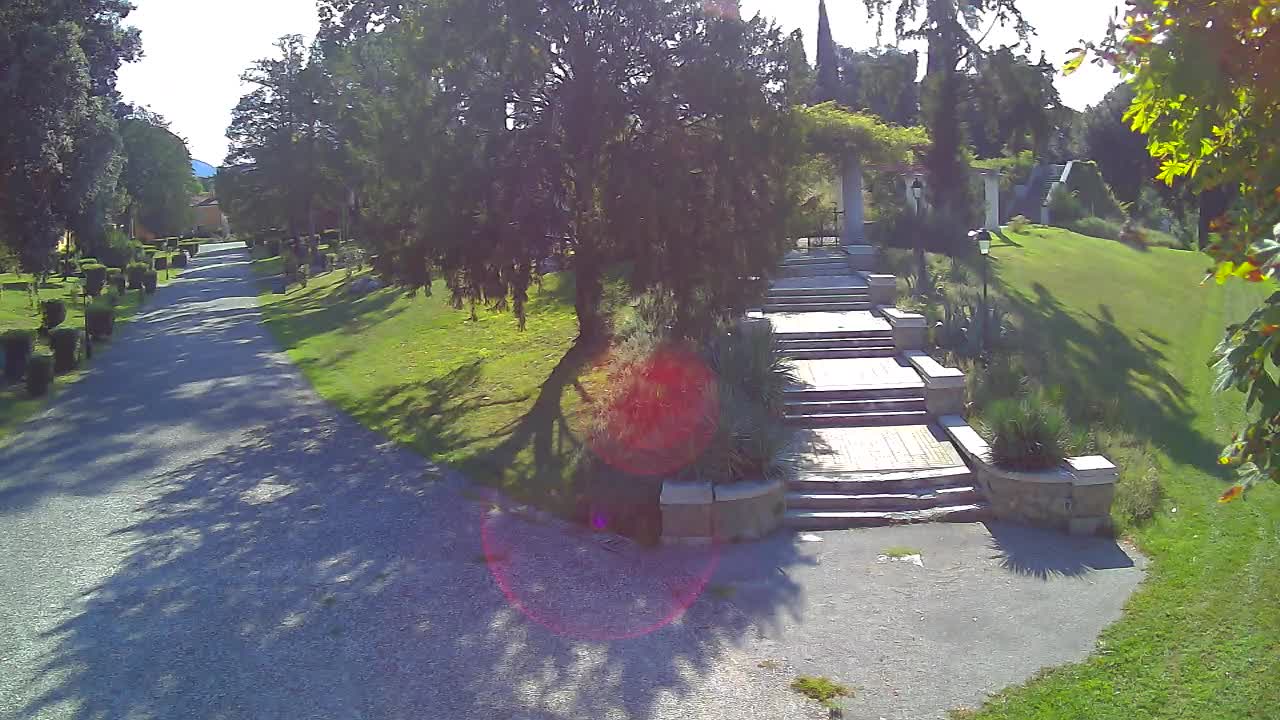 Parco Coronini-Cronberg Live Webcam – Green Oasis
