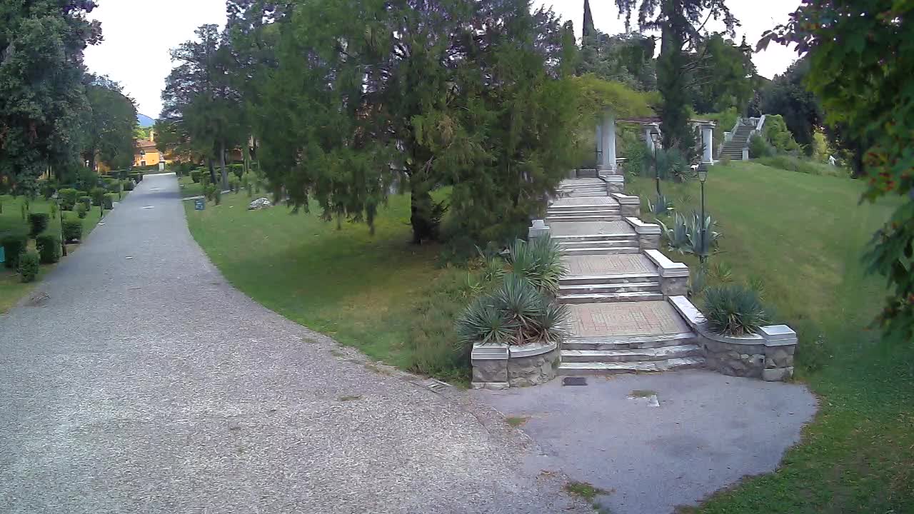 Parco Coronini-Cronberg Live Webcam – Green Oasis