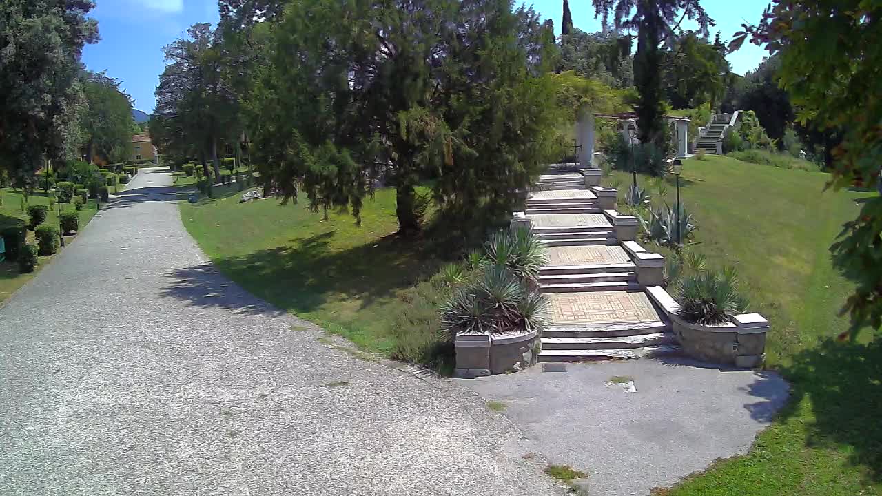 Parco Coronini-Cronberg Live Webcam – Green Oasis