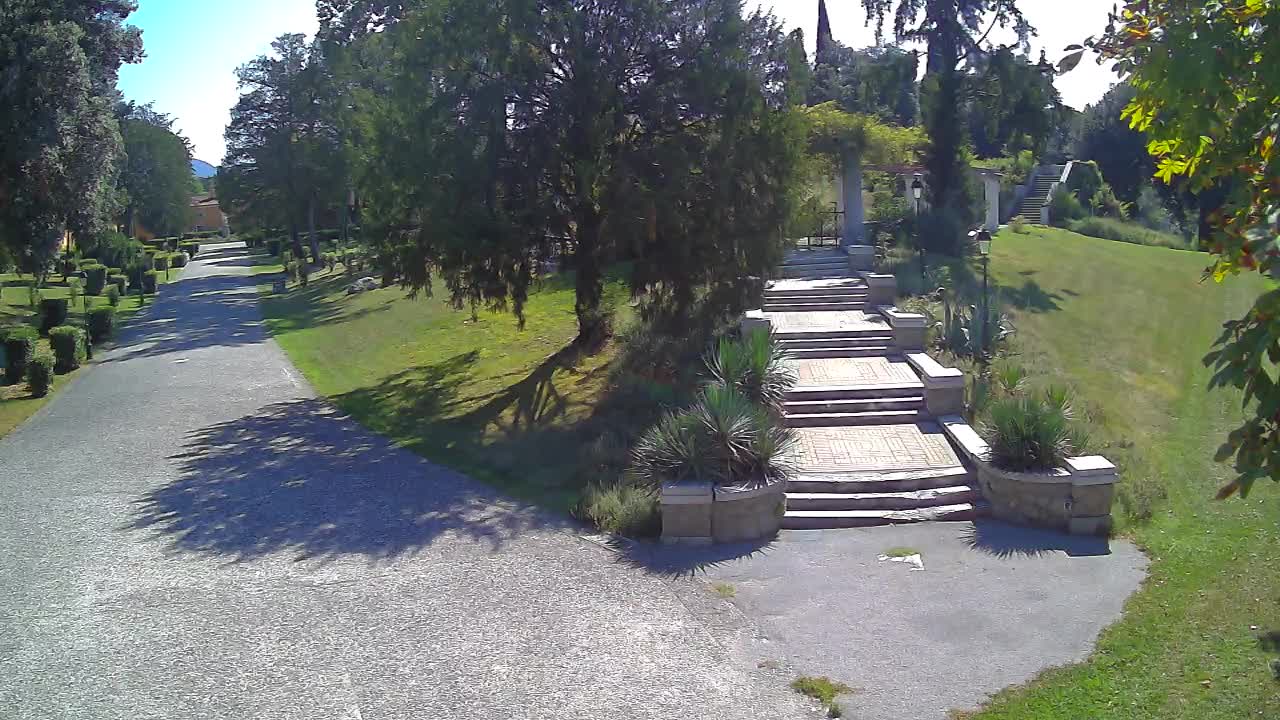 Parco Coronini-Cronberg Live Webcam – Green Oasis