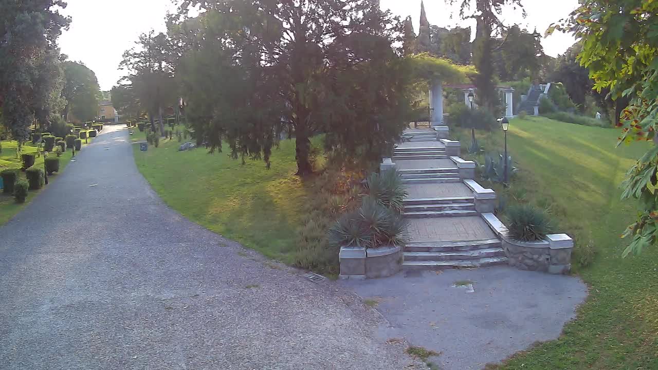 Parco Coronini-Cronberg Live Webcam – Green Oasis