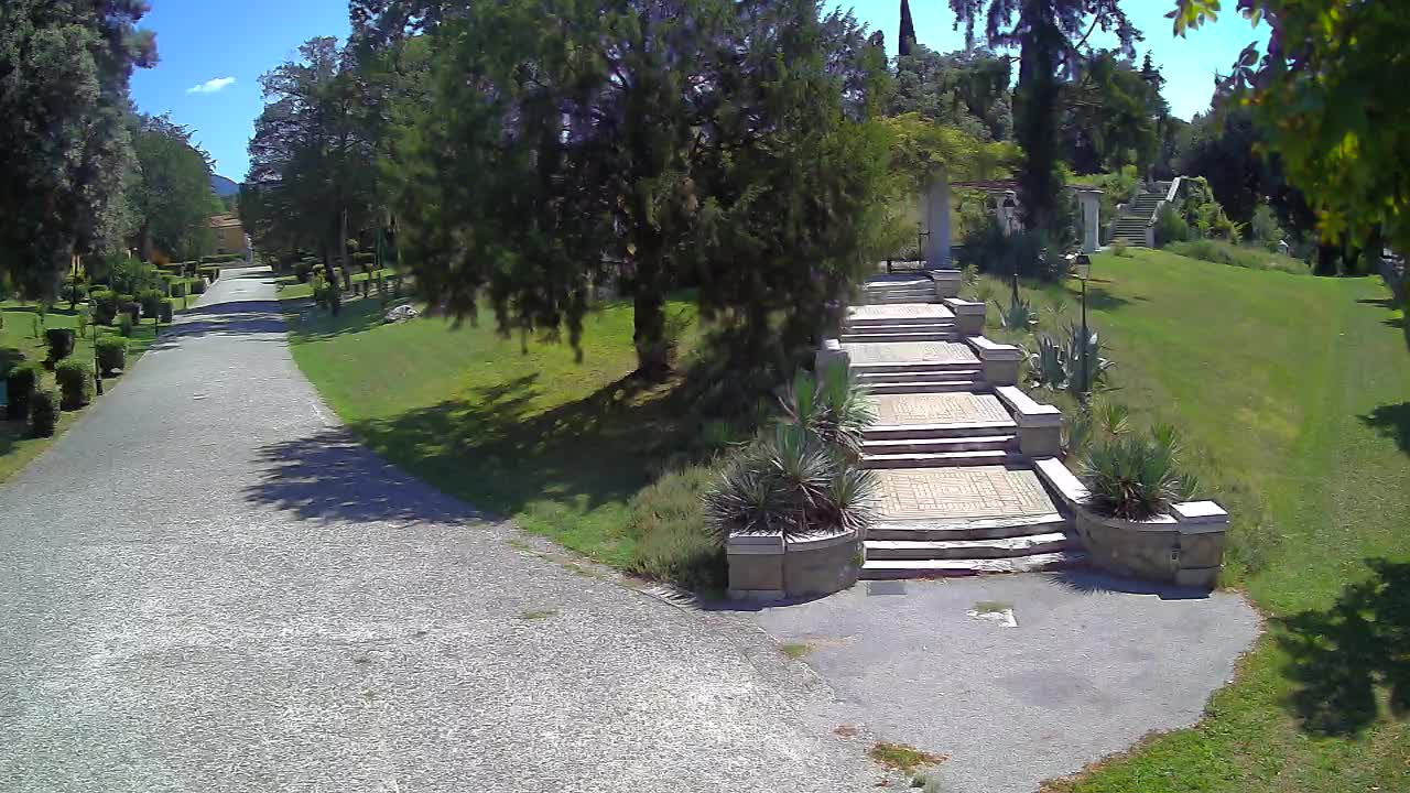 Parco Coronini-Cronberg Live Webcam – Green Oasis