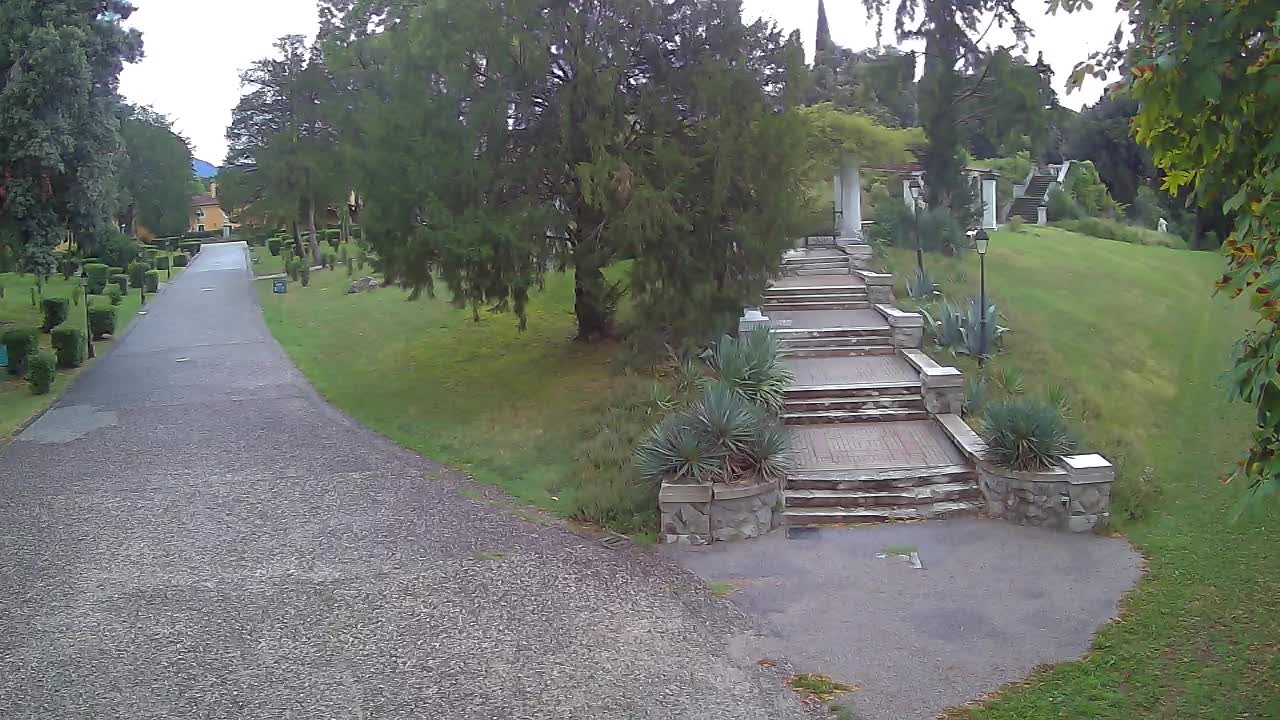 Parco Coronini-Cronberg Live Webcam – Green Oasis