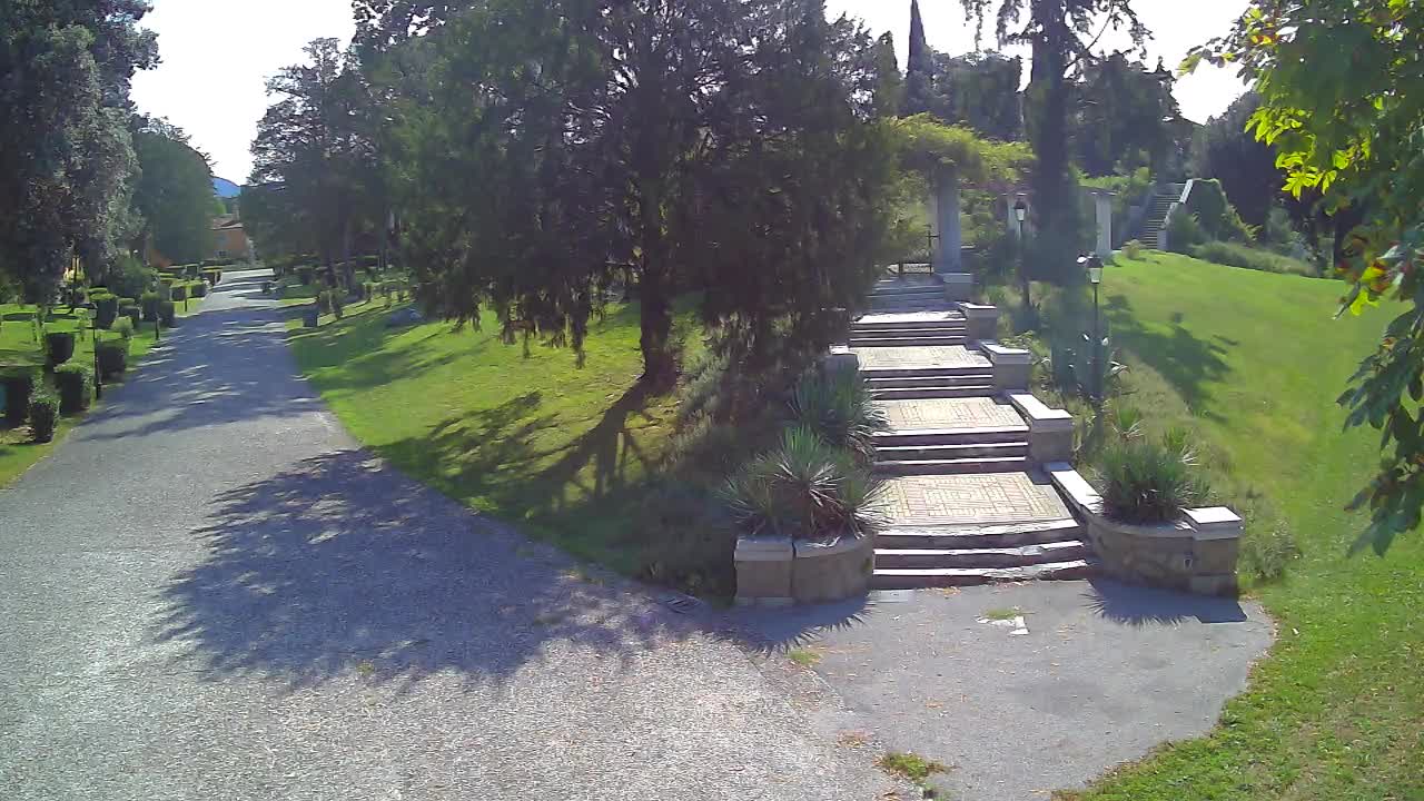 Parco Coronini-Cronberg Live Webcam – Green Oasis