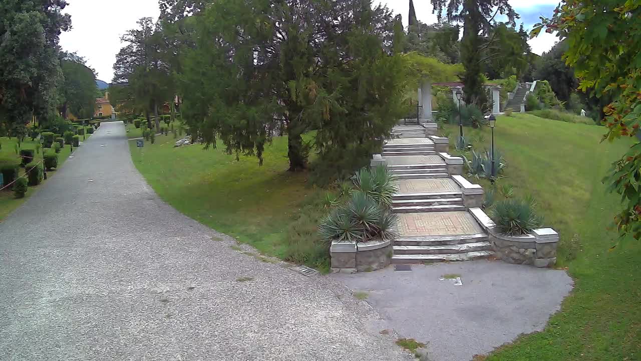 Parco Coronini-Cronberg Live Webcam – Green Oasis