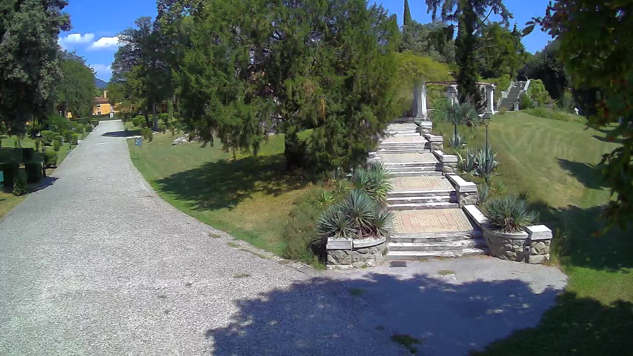 Parco Coronini-Cronberg Live Webcam – Green Oasis