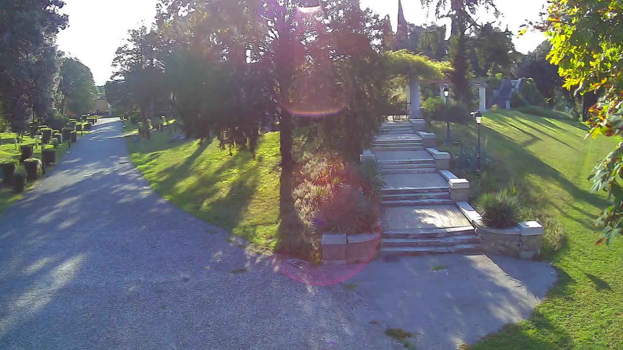 Parco Coronini-Cronberg Live Webcam – Green Oasis