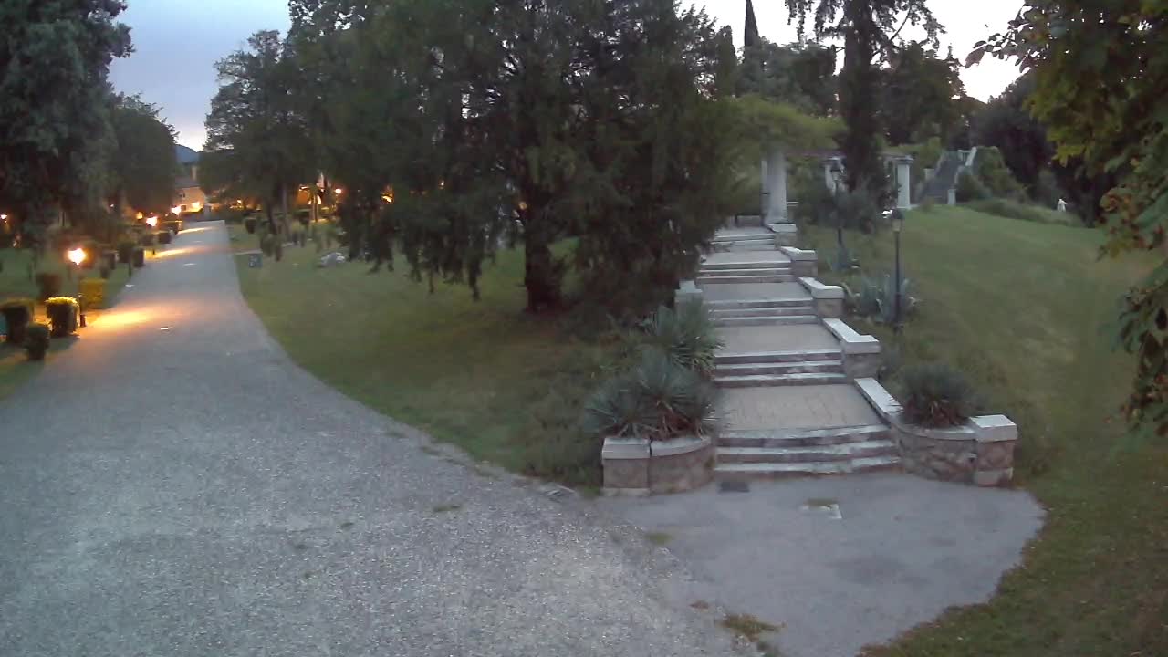 Parco Coronini-Cronberg Live Webcam – Green Oasis