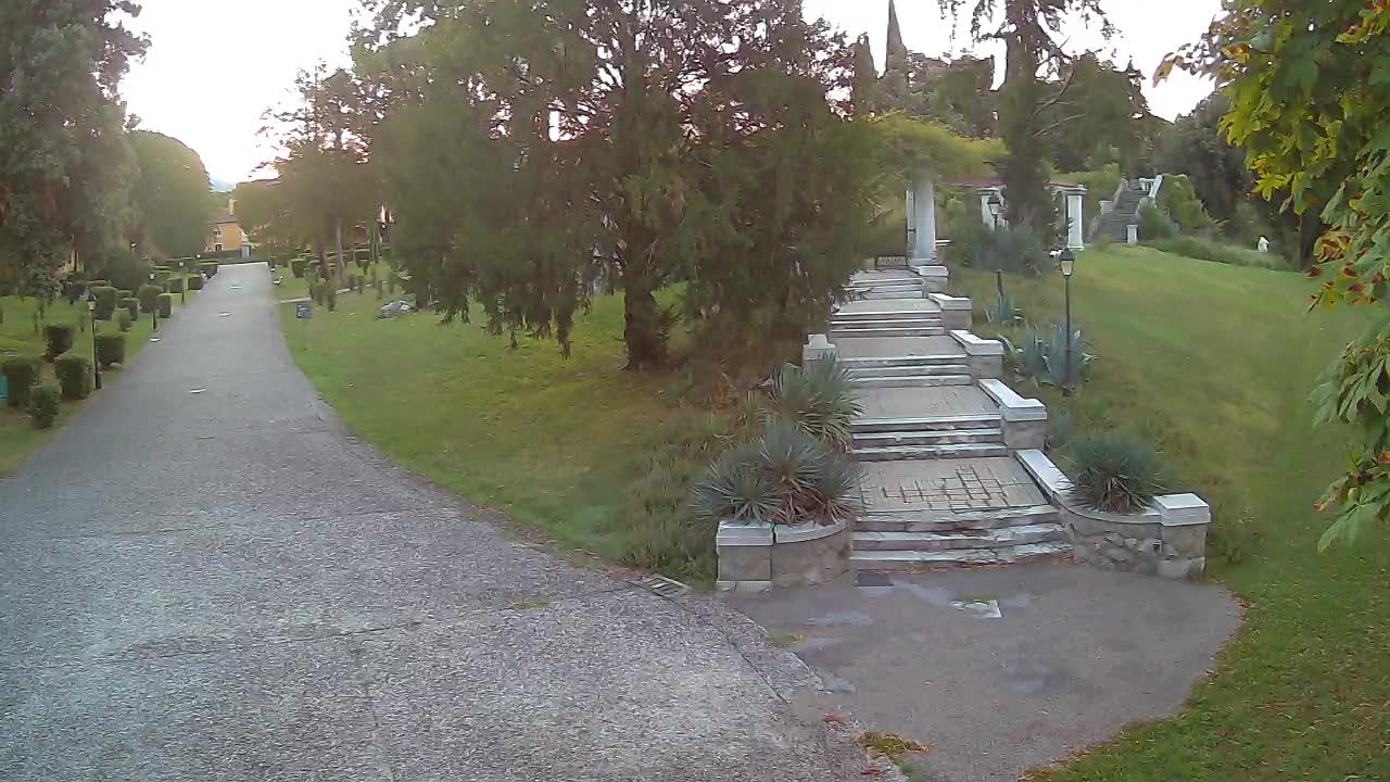 Parco Coronini-Cronberg Live Webcam – Green Oasis