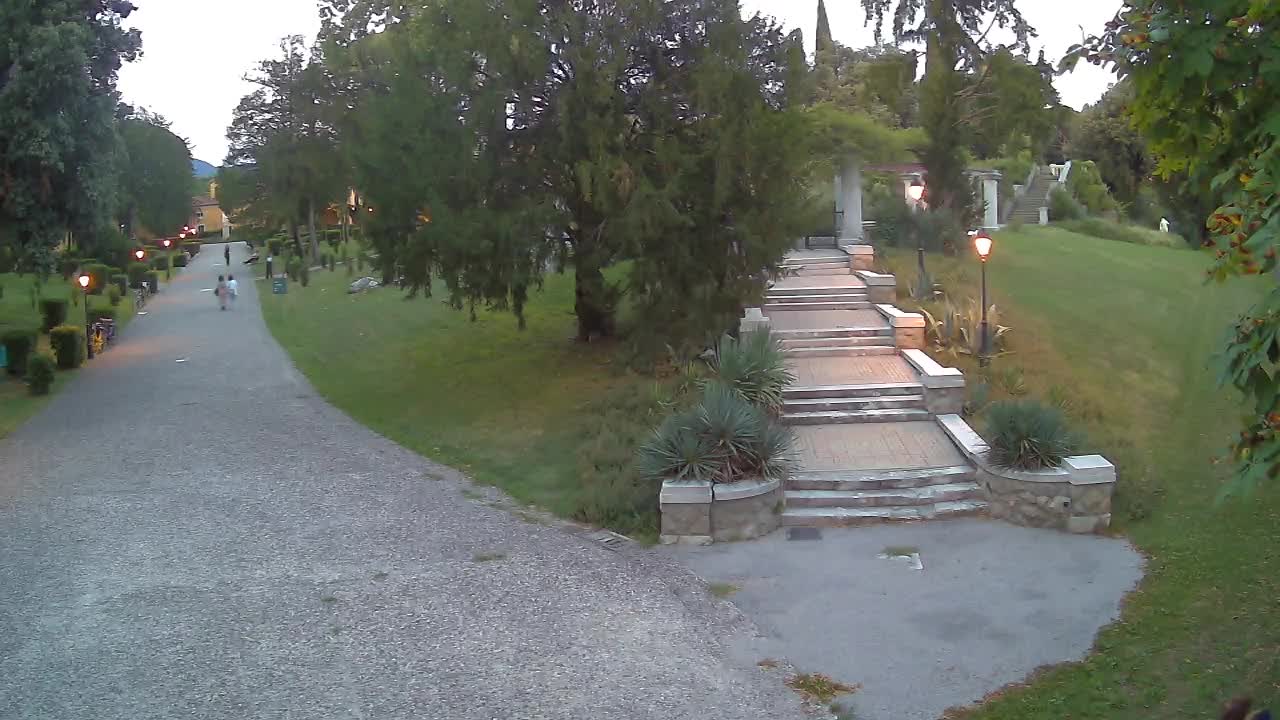 Parco Coronini-Cronberg Live Webcam – Green Oasis