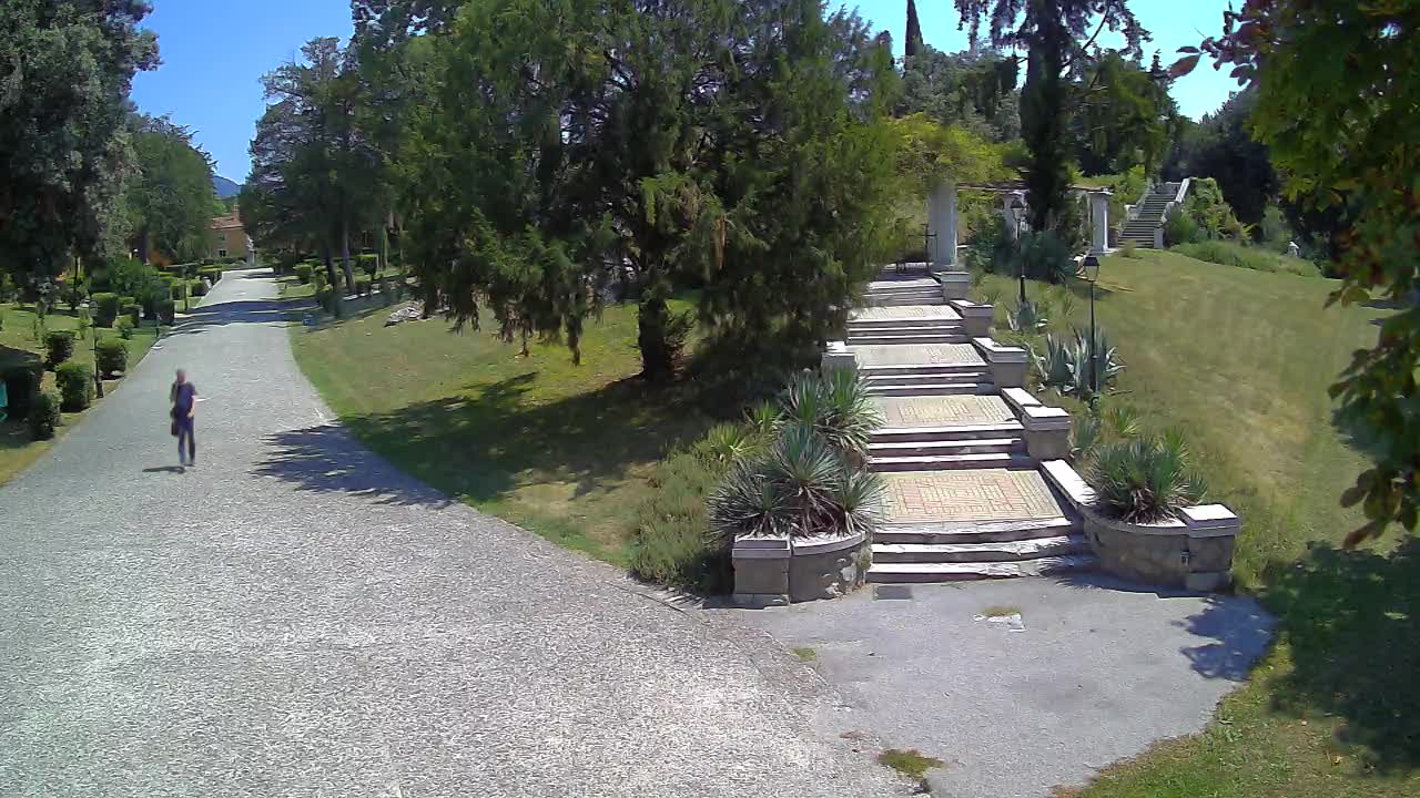 Parco Coronini-Cronberg Live Webcam – Green Oasis