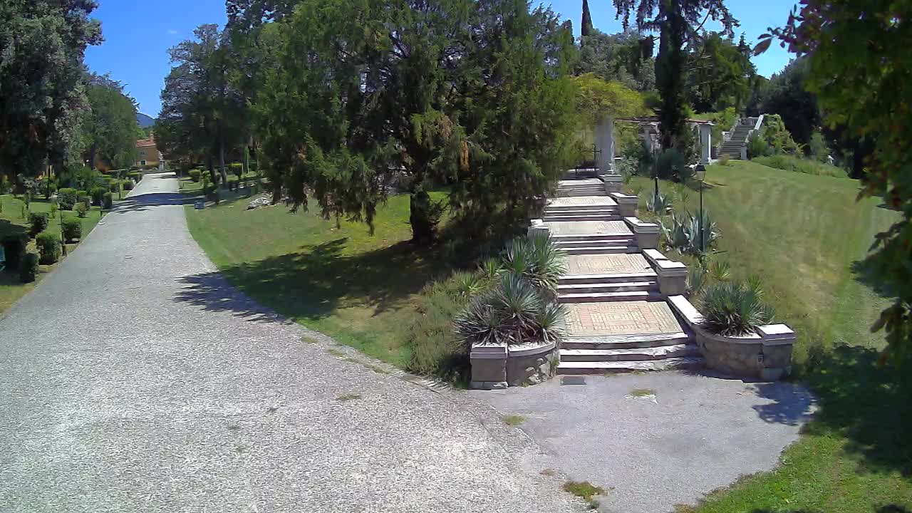 Parco Coronini-Cronberg Live Webcam – Green Oasis
