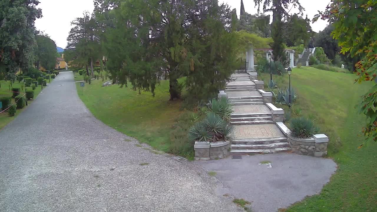 Parco Coronini-Cronberg Live Webcam – Green Oasis
