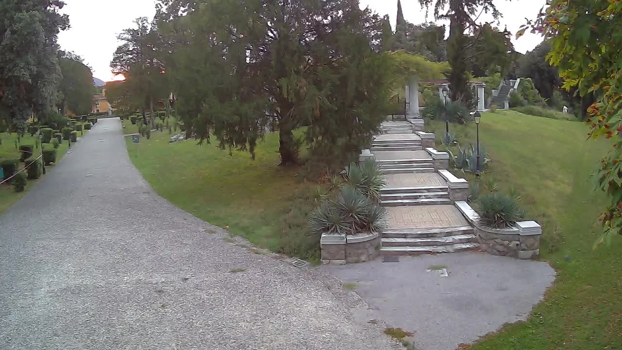 Parco Coronini-Cronberg Live Webcam – Green Oasis