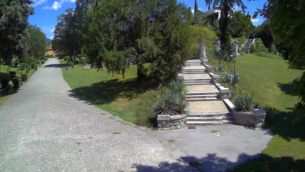 Parco Coronini-Cronberg Live Webcam – Green Oasis