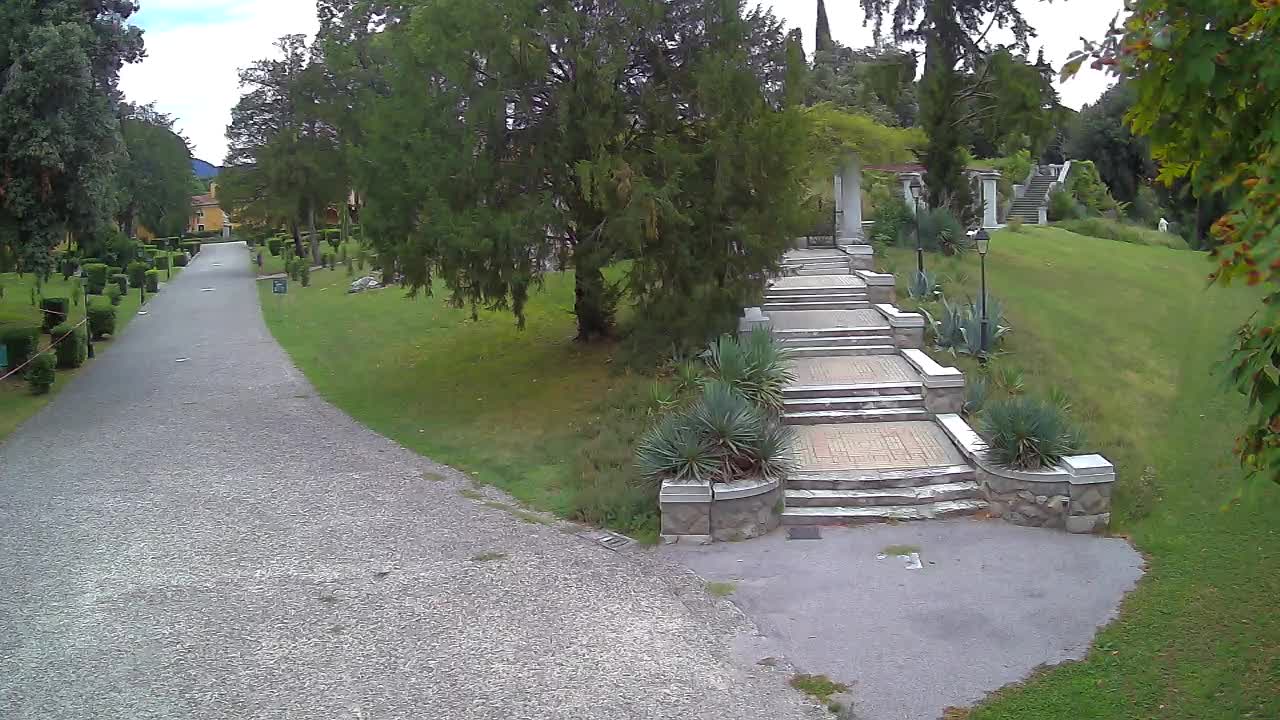 Parco Coronini-Cronberg Live Webcam – Green Oasis