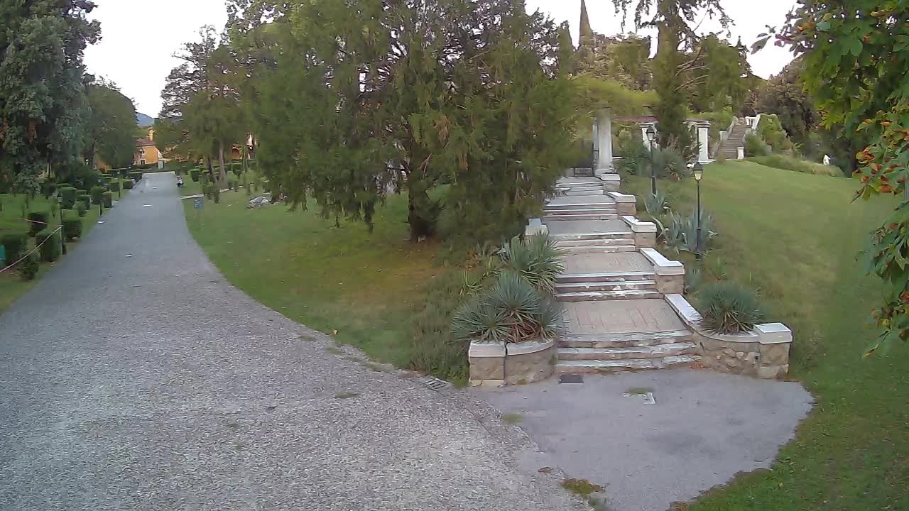 Parco Coronini-Cronberg Live Webcam – Green Oasis