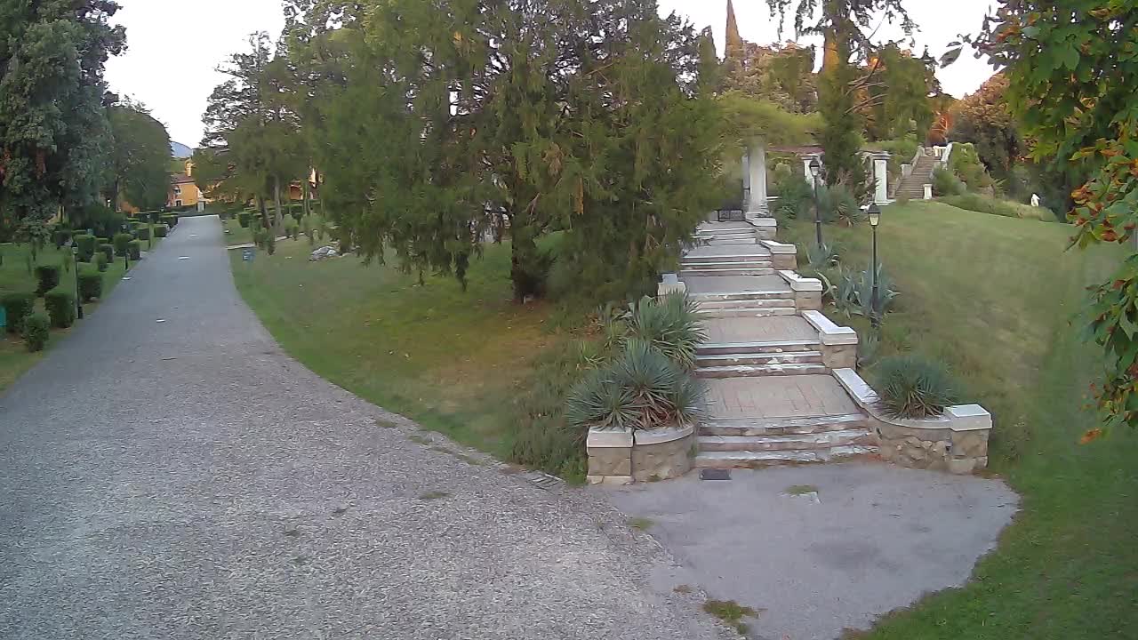 Parco Coronini-Cronberg Live Webcam – Green Oasis