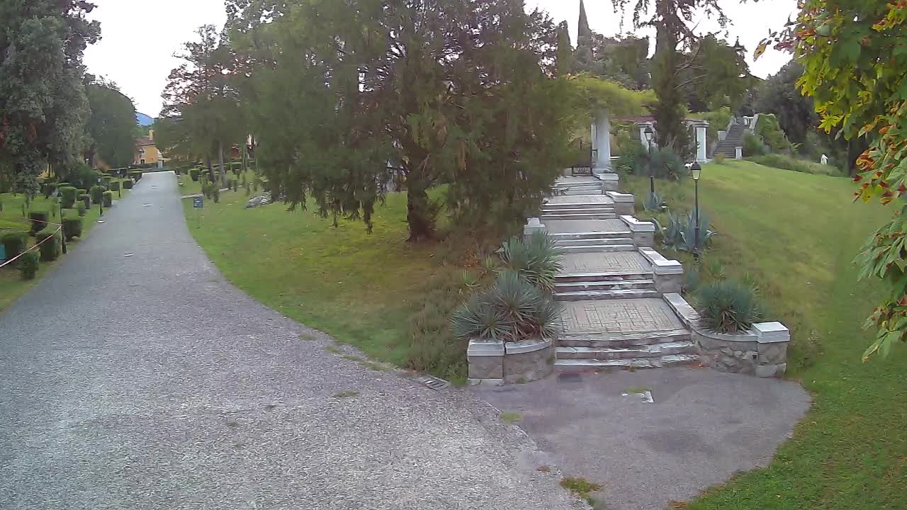 Parco Coronini-Cronberg Live Webcam – Green Oasis