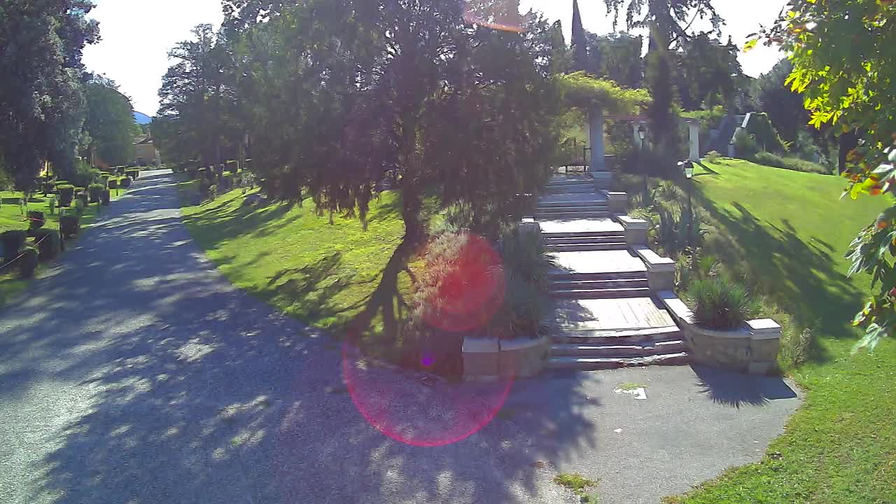 Parco Coronini-Cronberg Live Webcam – Green Oasis