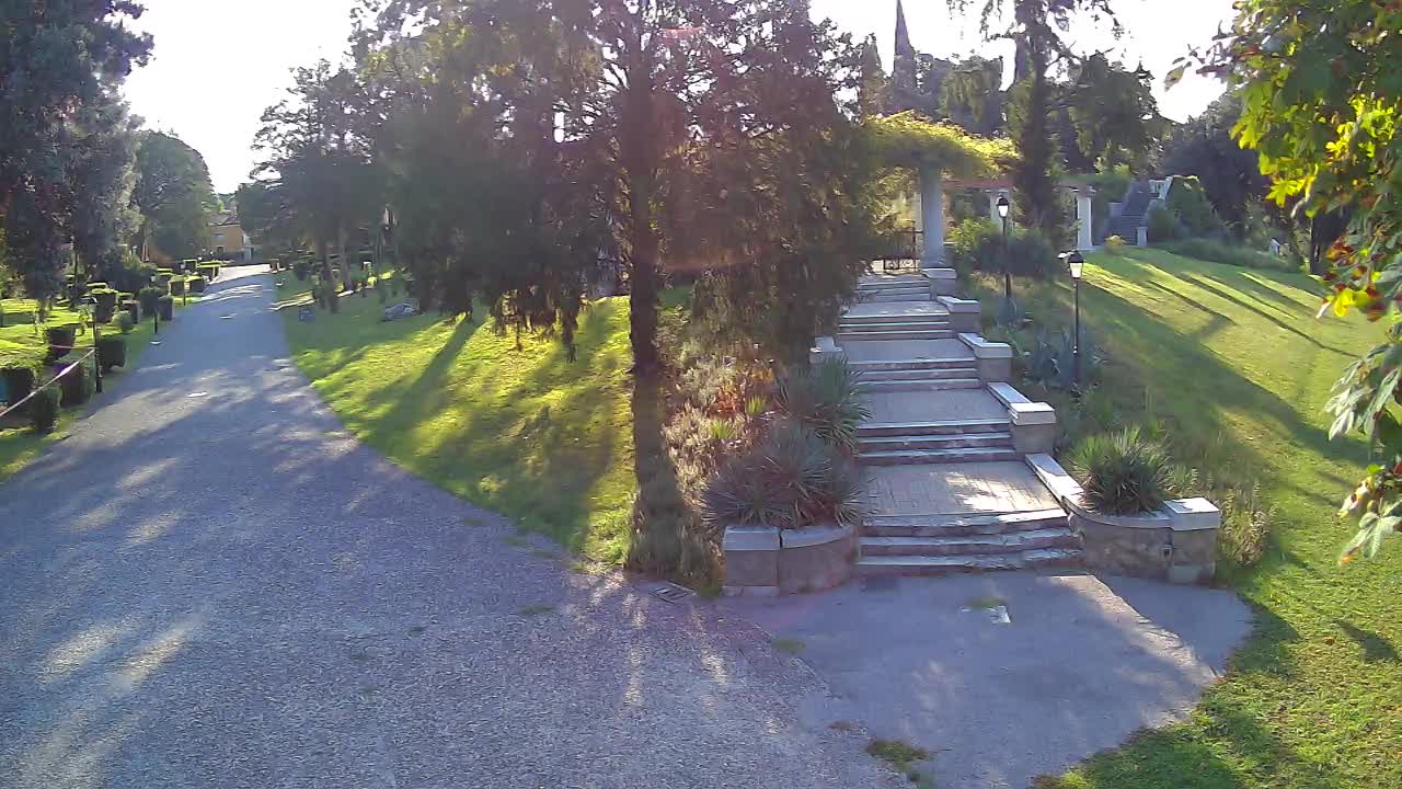 Parco Coronini-Cronberg Live Webcam – Green Oasis