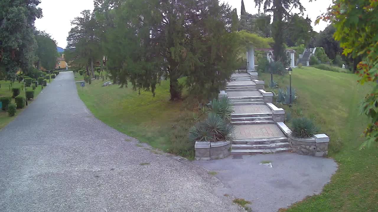 Parco Coronini-Cronberg Live Webcam – Green Oasis