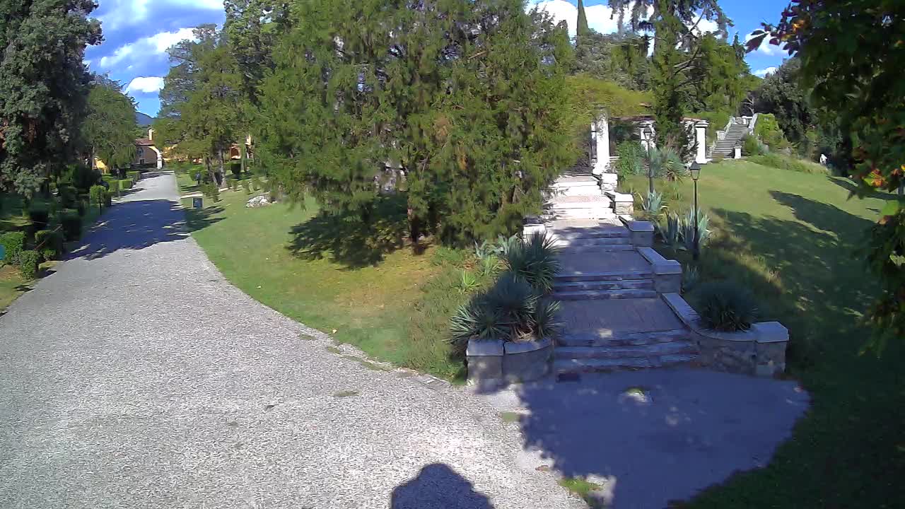 Parco Coronini-Cronberg Live Webcam – Green Oasis