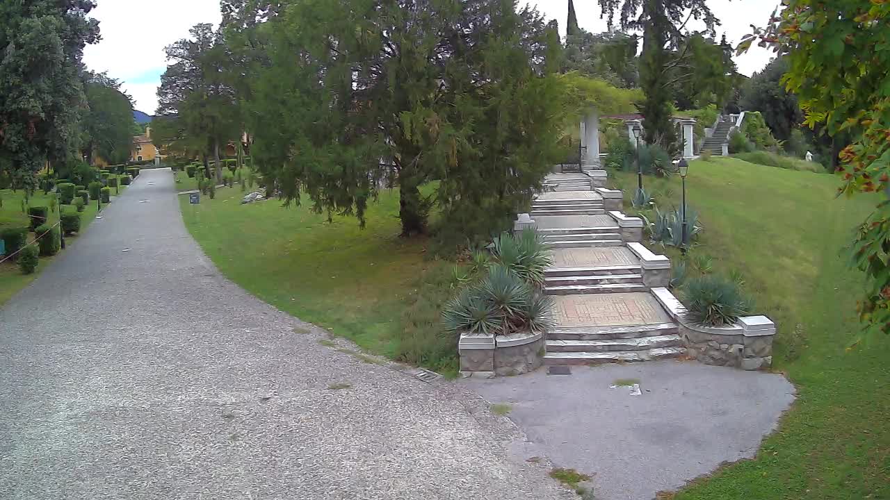Parco Coronini-Cronberg Live Webcam – Green Oasis