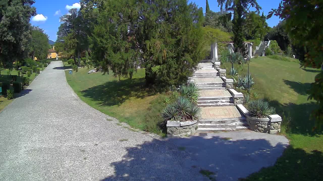 Parco Coronini-Cronberg Live Webcam – Green Oasis