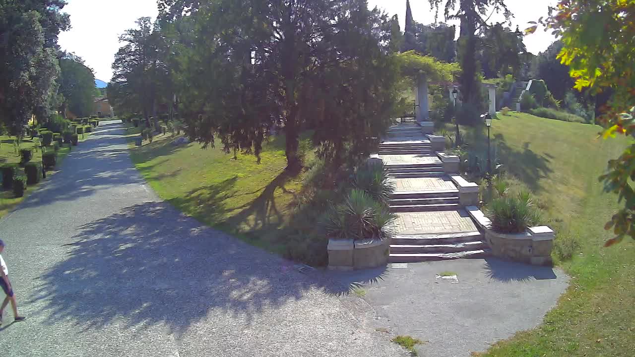 Parco Coronini-Cronberg Live Webcam – Green Oasis