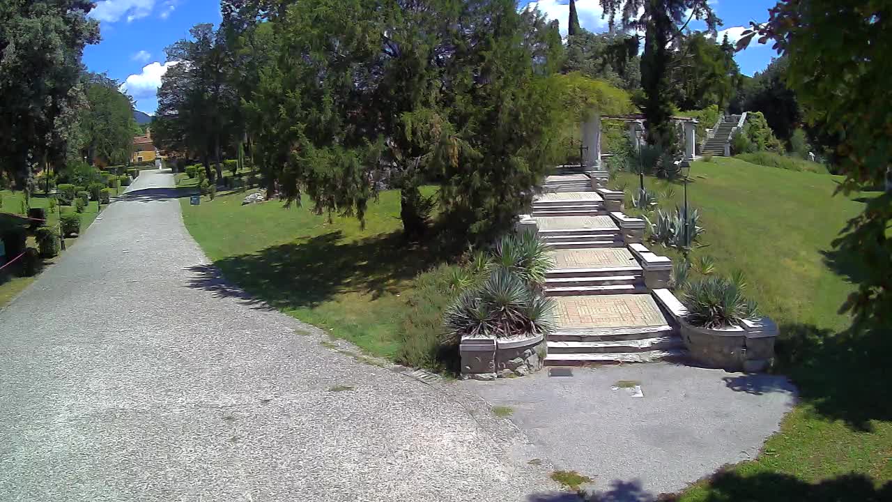 Parco Coronini-Cronberg Live Webcam – Green Oasis