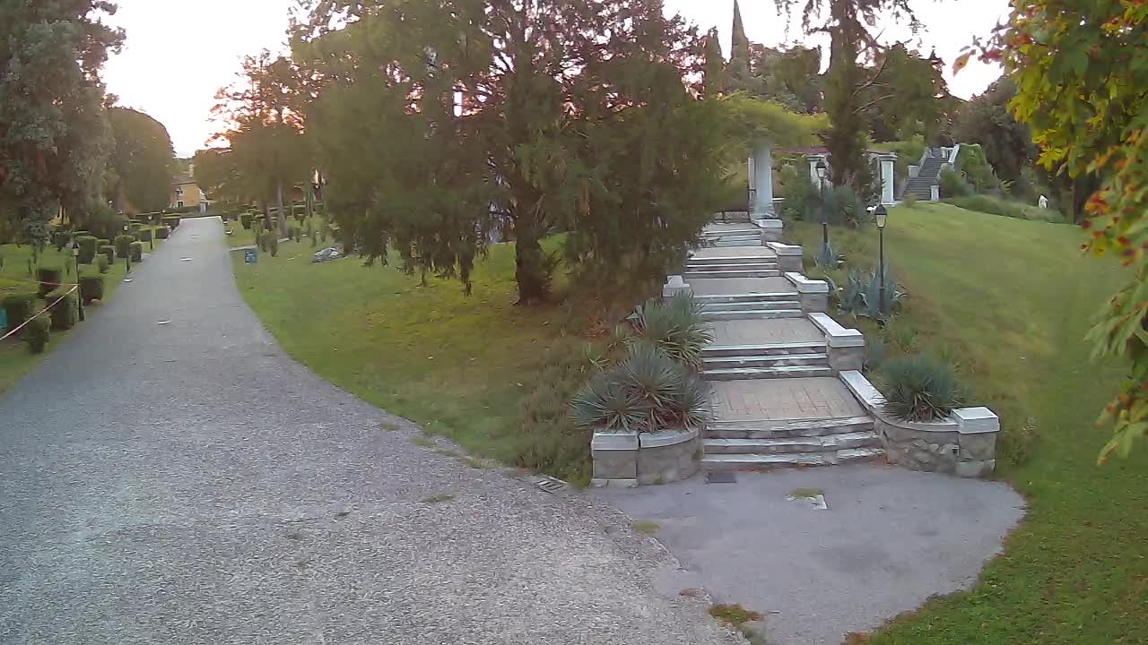 Parco Coronini-Cronberg Live Webcam – Green Oasis