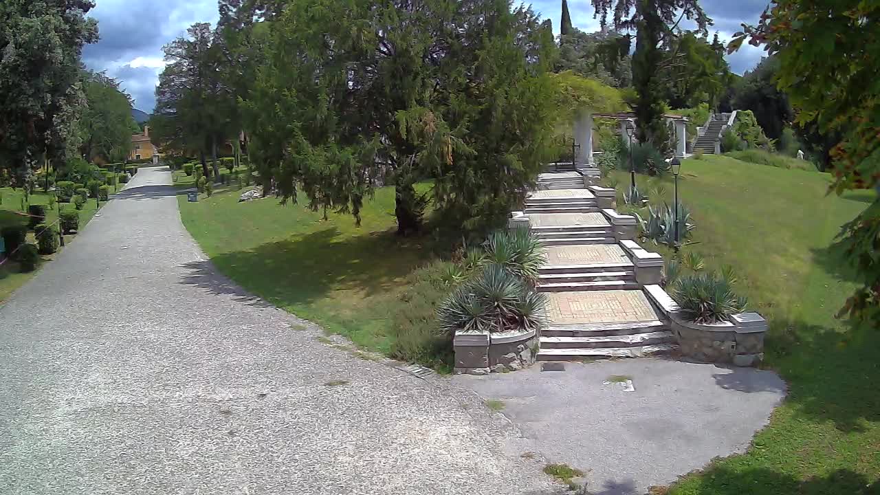 Parco Coronini-Cronberg Live Webcam – Green Oasis