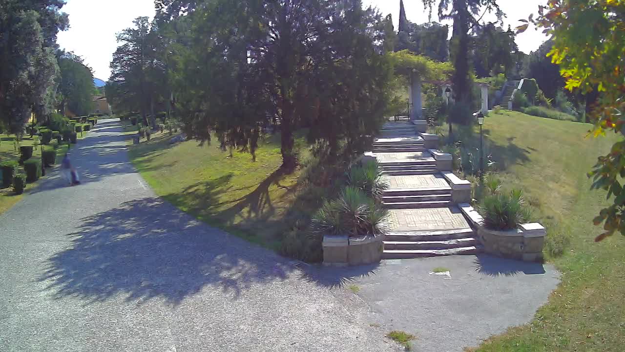 Parco Coronini-Cronberg Live Webcam – Green Oasis