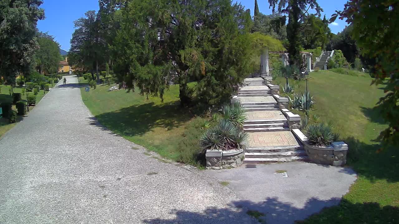 Parco Coronini-Cronberg Live Webcam – Green Oasis
