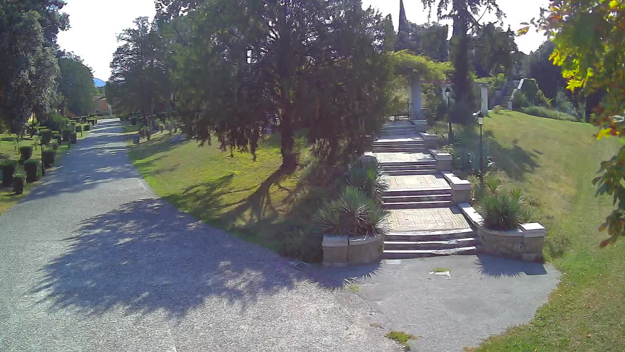 Parco Coronini-Cronberg Live Webcam – Green Oasis