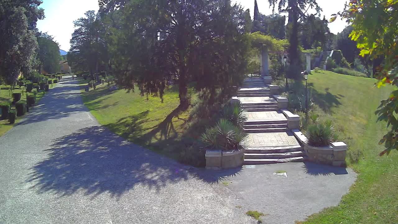 Parco Coronini-Cronberg Live Webcam – Green Oasis