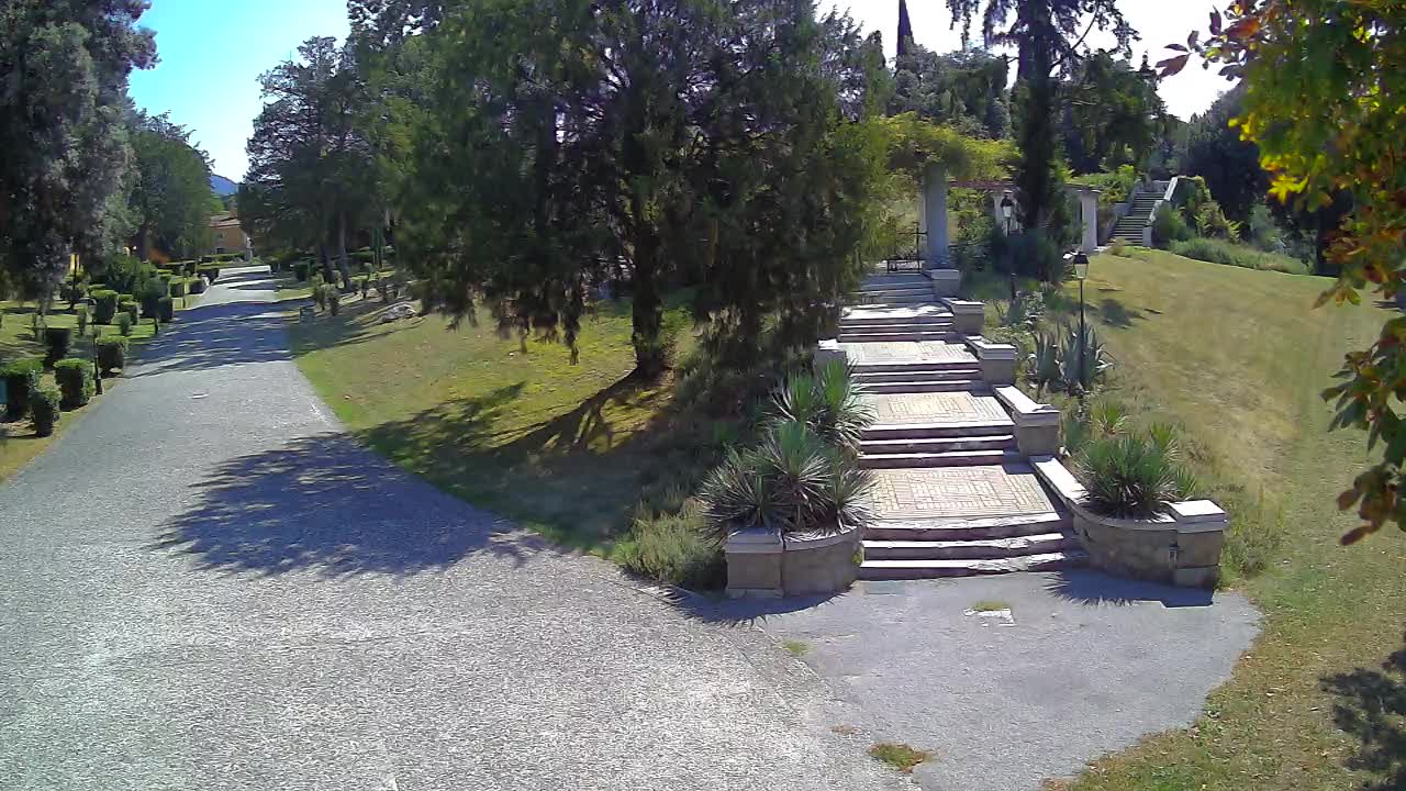 Parco Coronini-Cronberg Live Webcam – Green Oasis