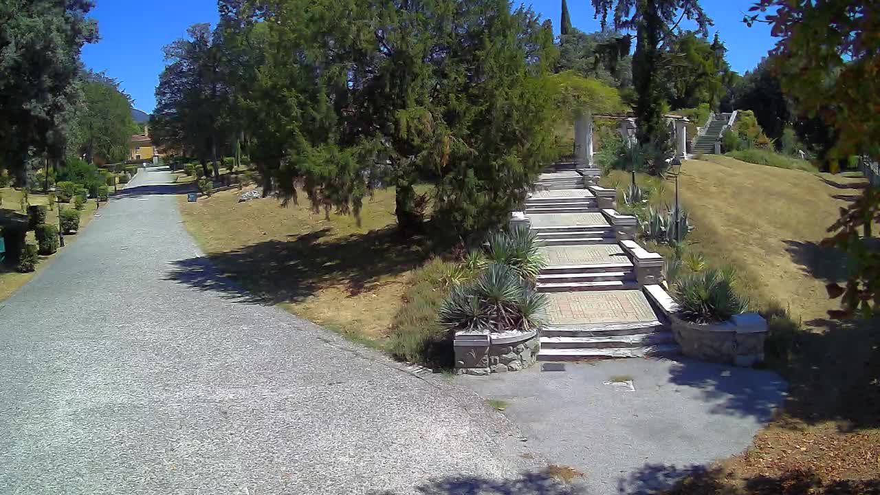 Parco Coronini-Cronberg Live Webcam – Green Oasis