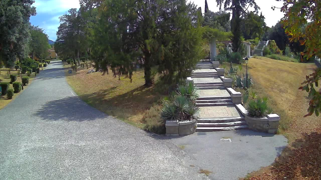Parco Coronini-Cronberg Live Webcam – Green Oasis