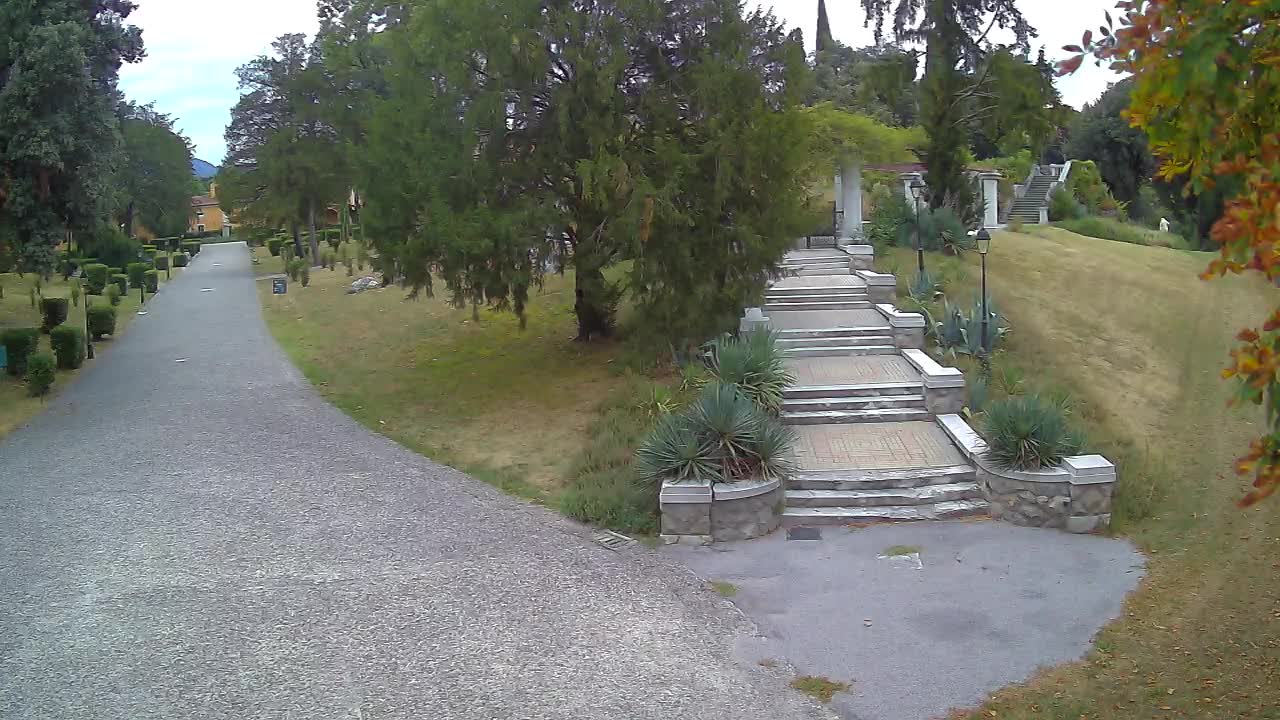 Parco Coronini-Cronberg Live Webcam – Green Oasis
