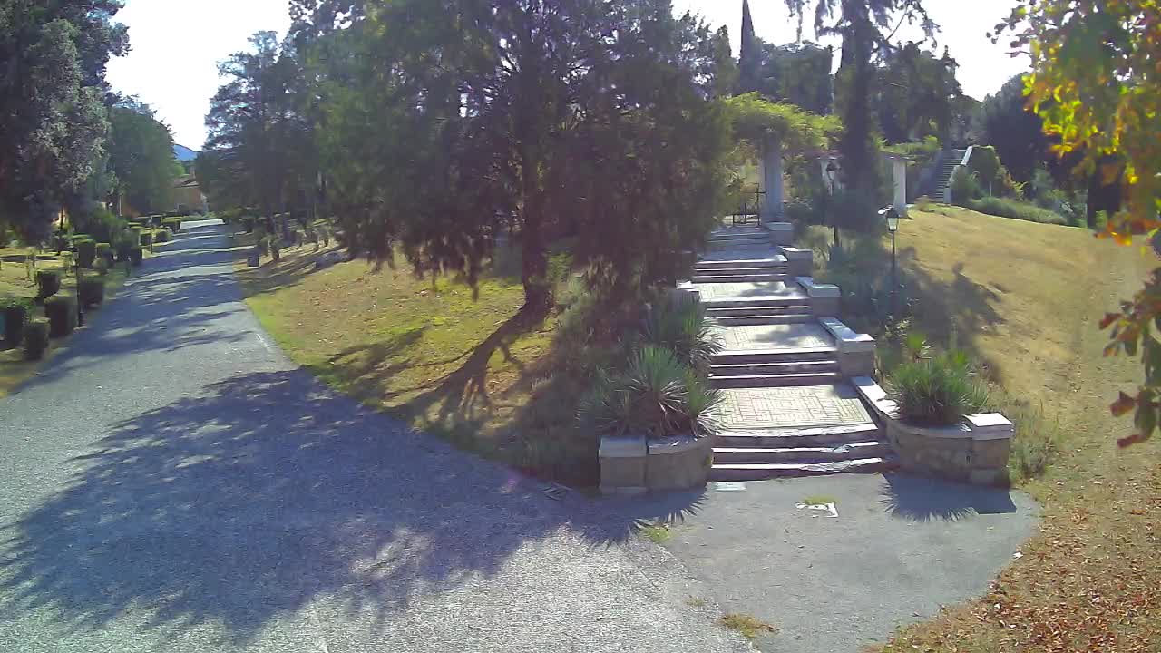 Parco Coronini-Cronberg Live Webcam – Green Oasis