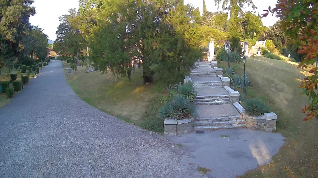 Parco Coronini-Cronberg Live Webcam – Green Oasis