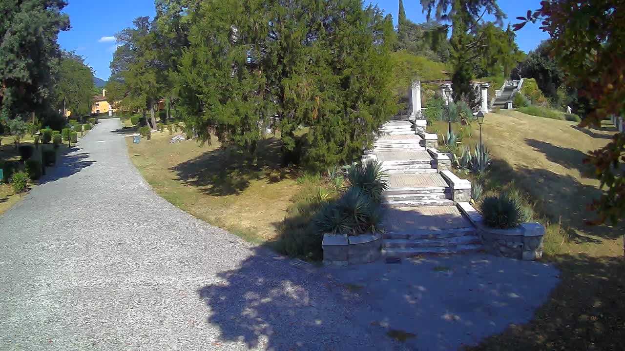 Parco Coronini-Cronberg Live Webcam – Green Oasis