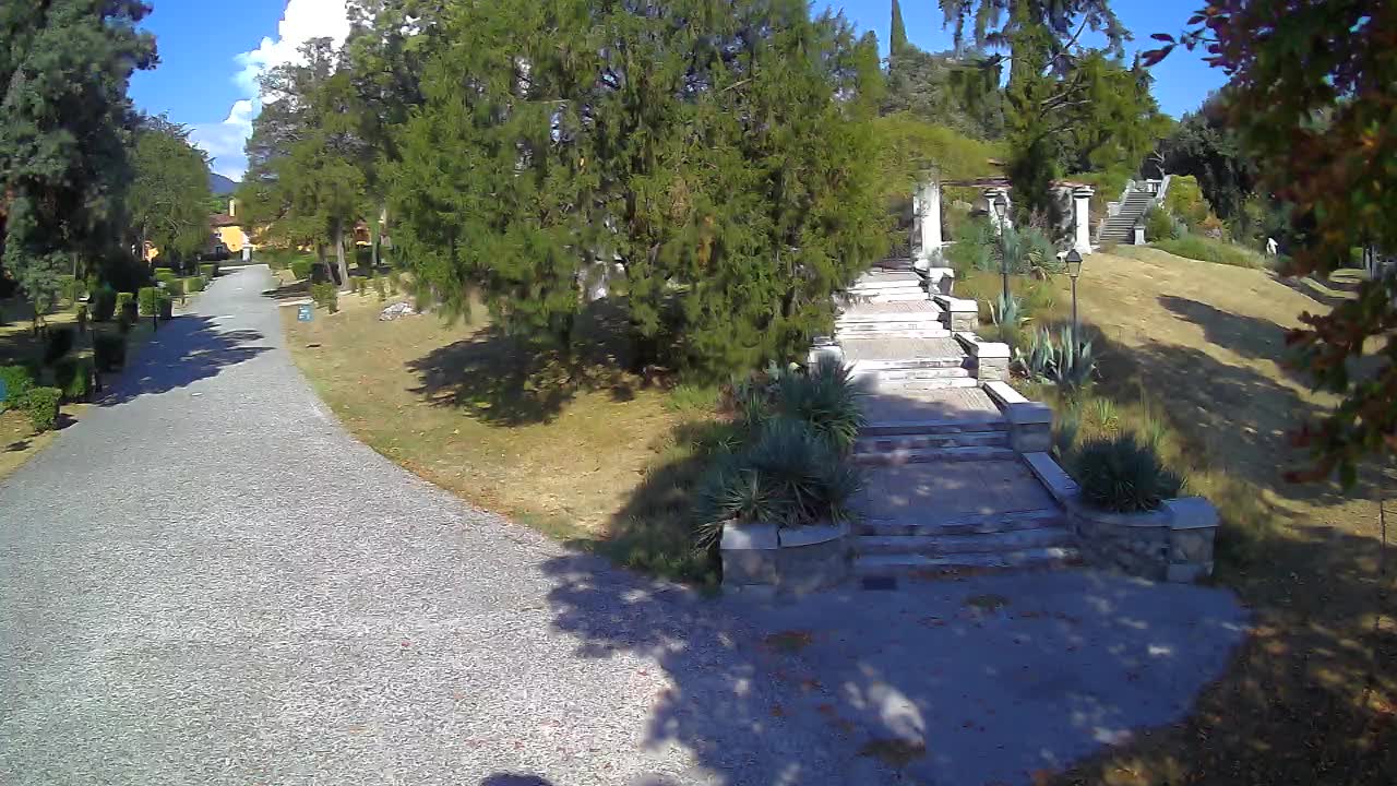 Parco Coronini-Cronberg Live Webcam – Green Oasis